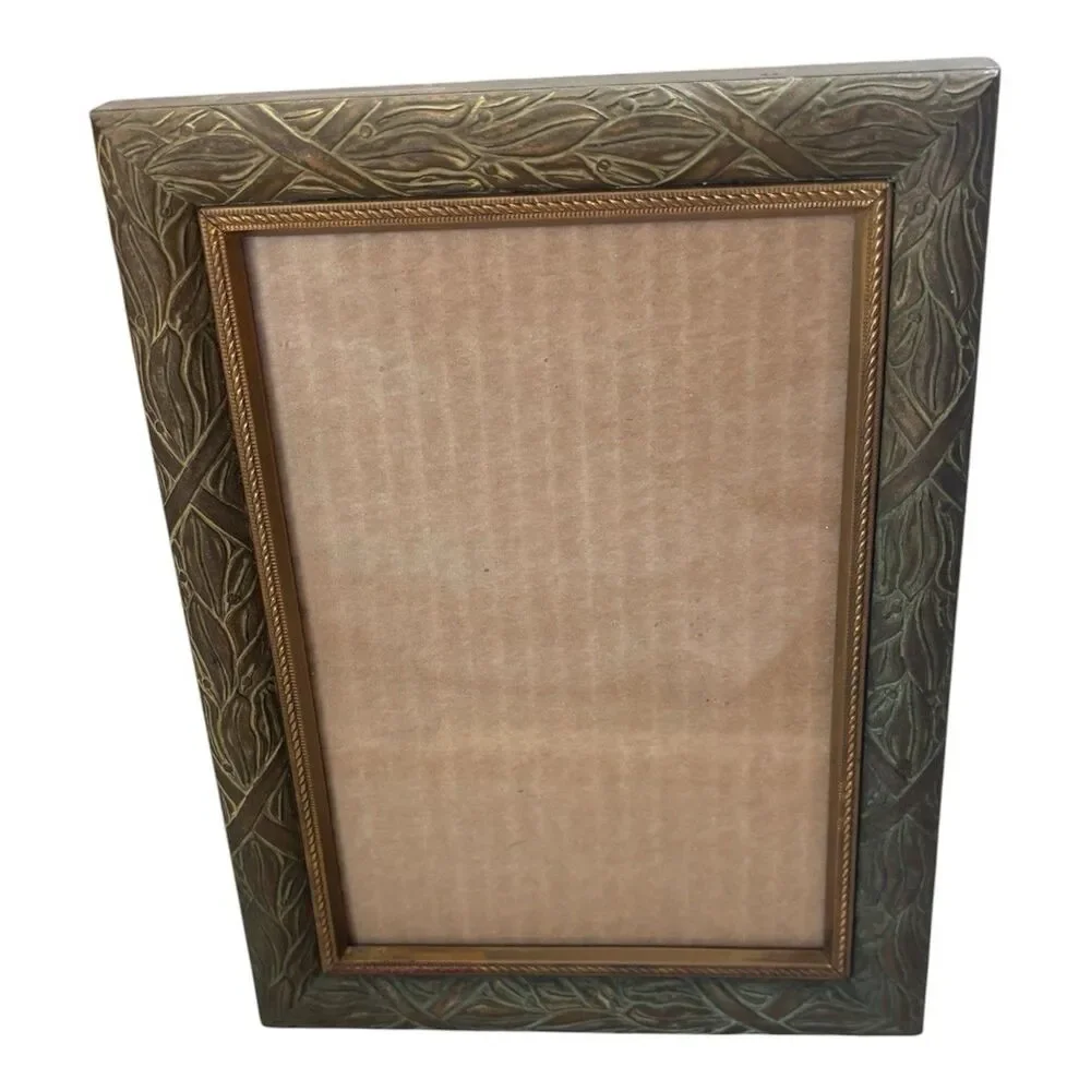 Vtg Ornate Green Bronze Patina Metal Leaf Vine Picture Frame 4x6 Tabletop Velvet